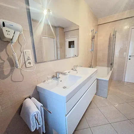 Guest house Gastenkamers Centersuites Oostduinkerke